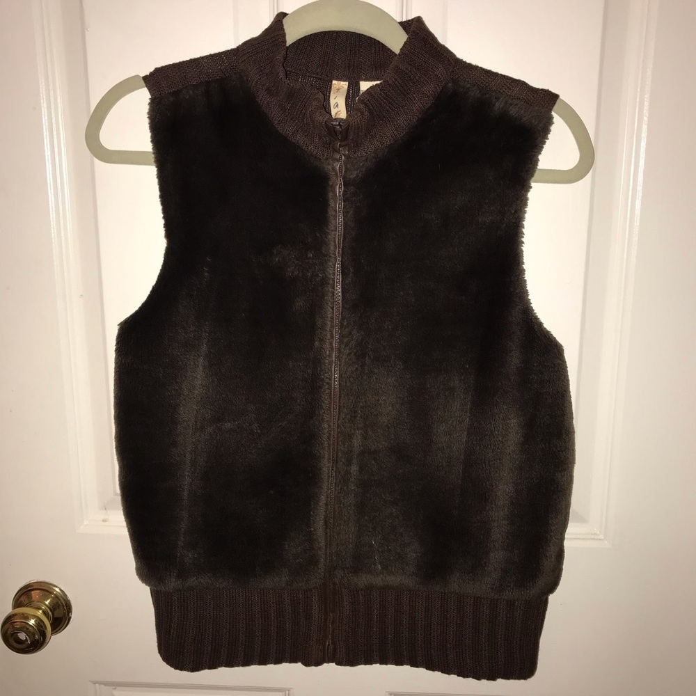 FAUX FUR SWEATER VEST